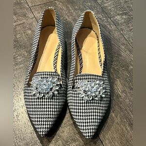Badgley Mischka American Glamour
Houndstooth flats Size 6.5